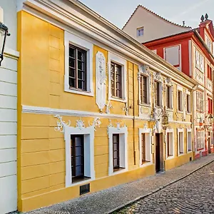 Beerland Chateaux – U Zlaté Hrušky / At Golden Pear Bed and breakfast Praga